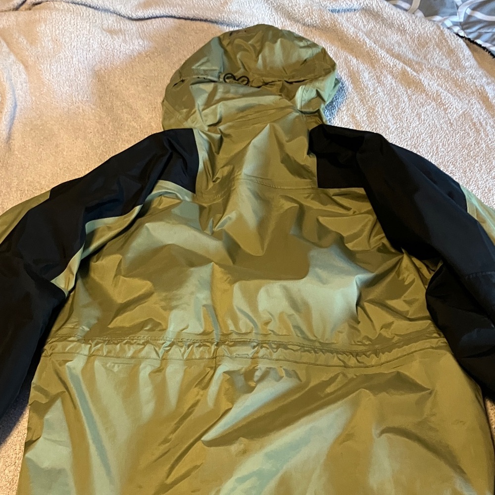 The North Face Mens Olive and Black Gortex Rain Jacket - Picture 4 of 4